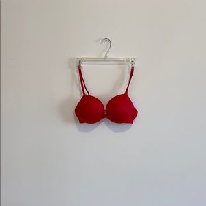 VICTORIA’S SECRET RED PUSH-UP BRA